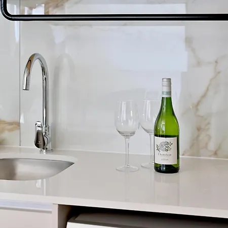 Eighty2 On M - Fluent Luxury Serviced Apartments Cape Town Room photo