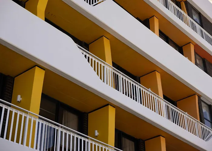 Eighty2 On M - Fluent Luxury Serviced Apartments
