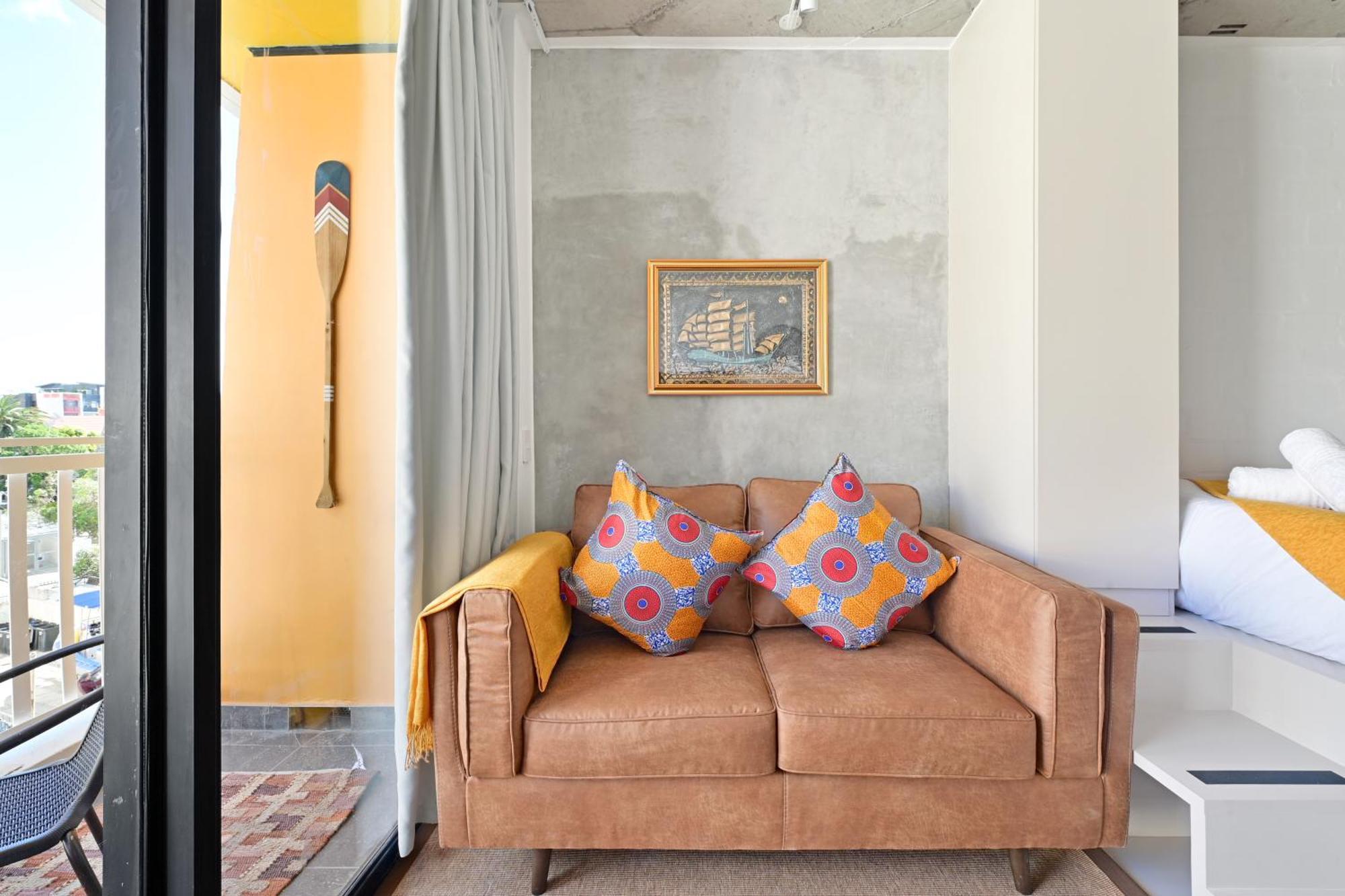 Eighty2 On M - Fluent Luxury Serviced * Cape Town