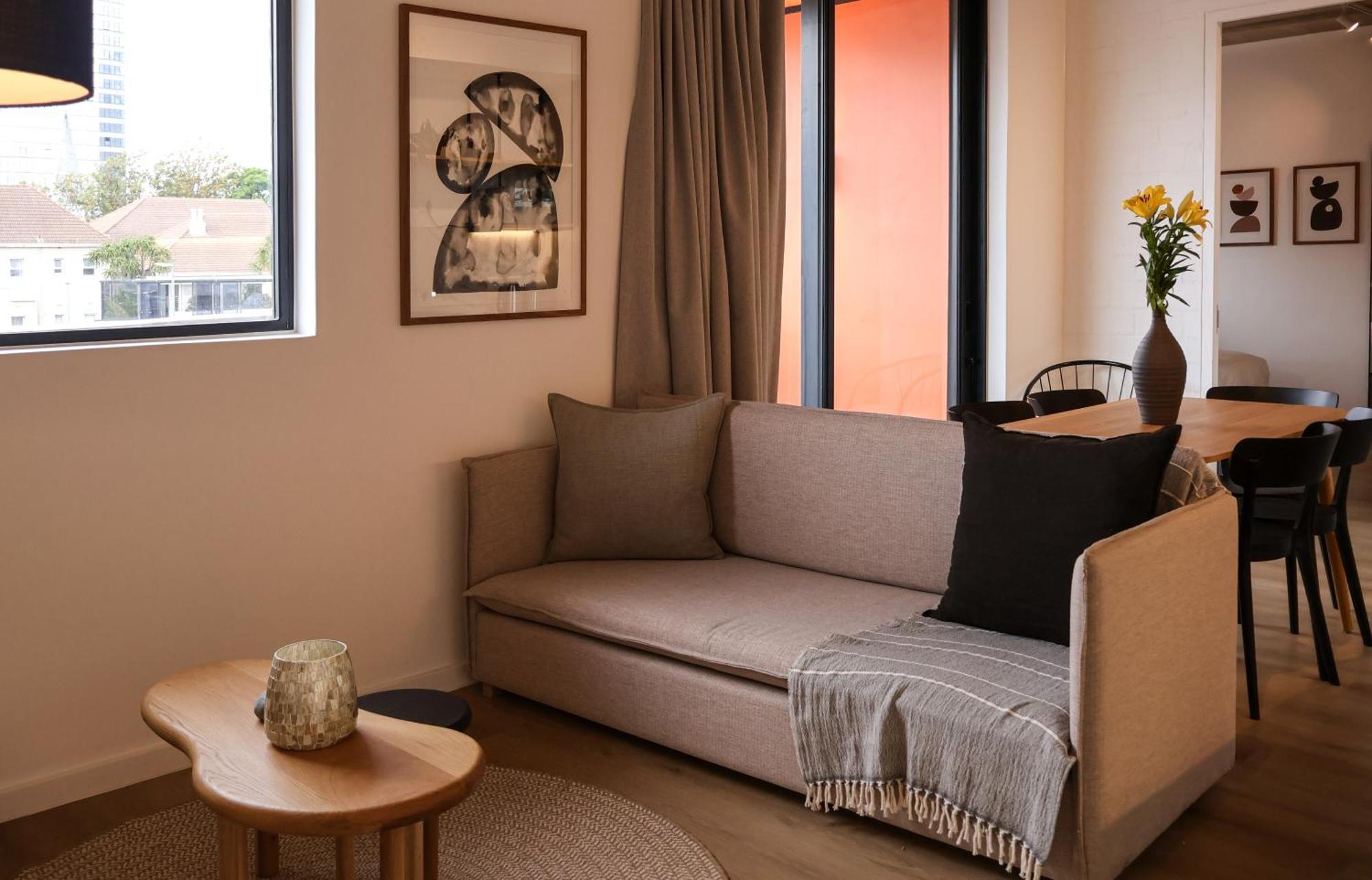 Eighty2 On M - Fluent Luxury Serviced Apartment Cape Town