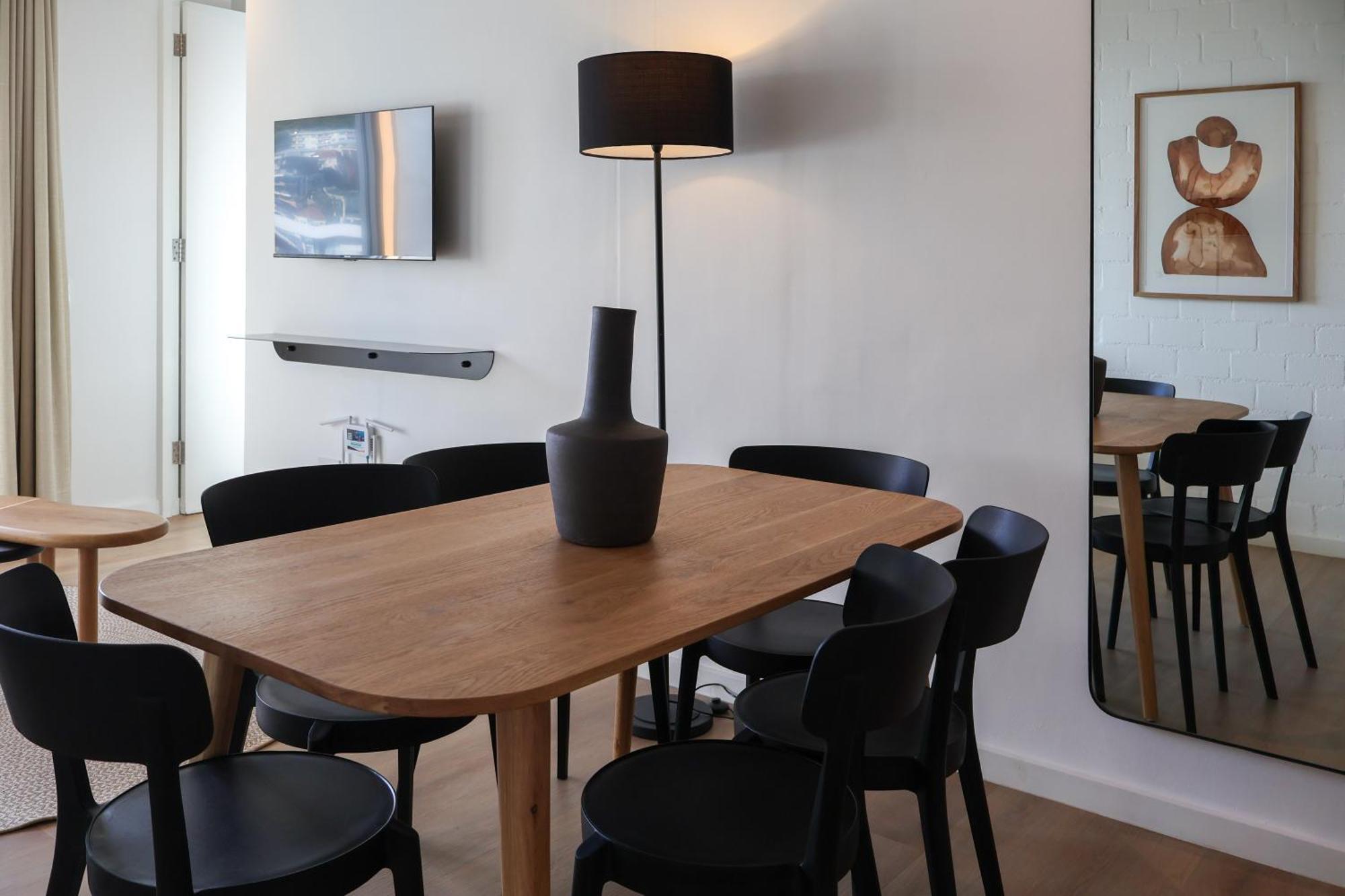 Eighty2 On M - Fluent Luxury Serviced Apartment