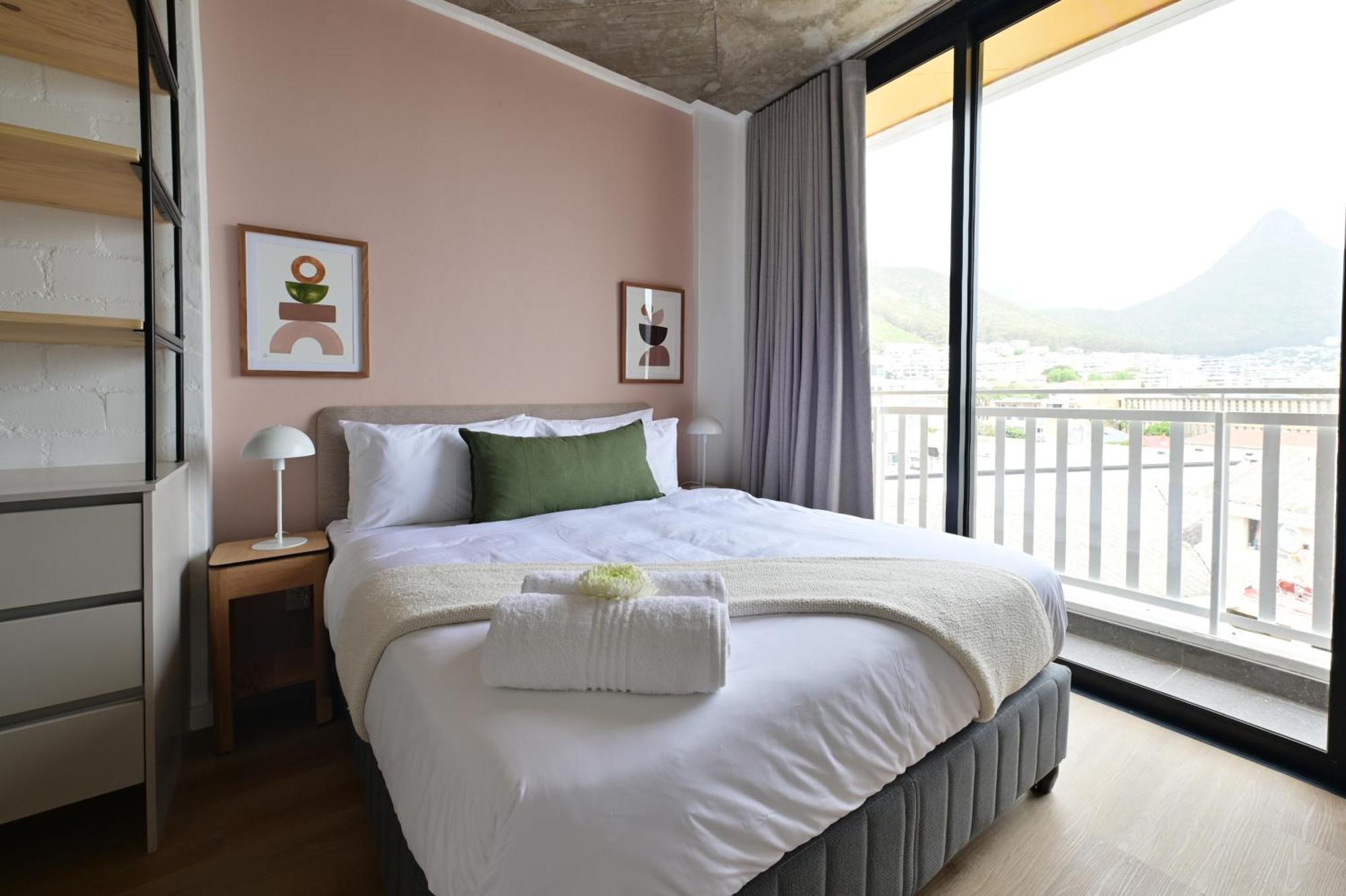 Eighty2 On M - Fluent Luxury Serviced Cape Town