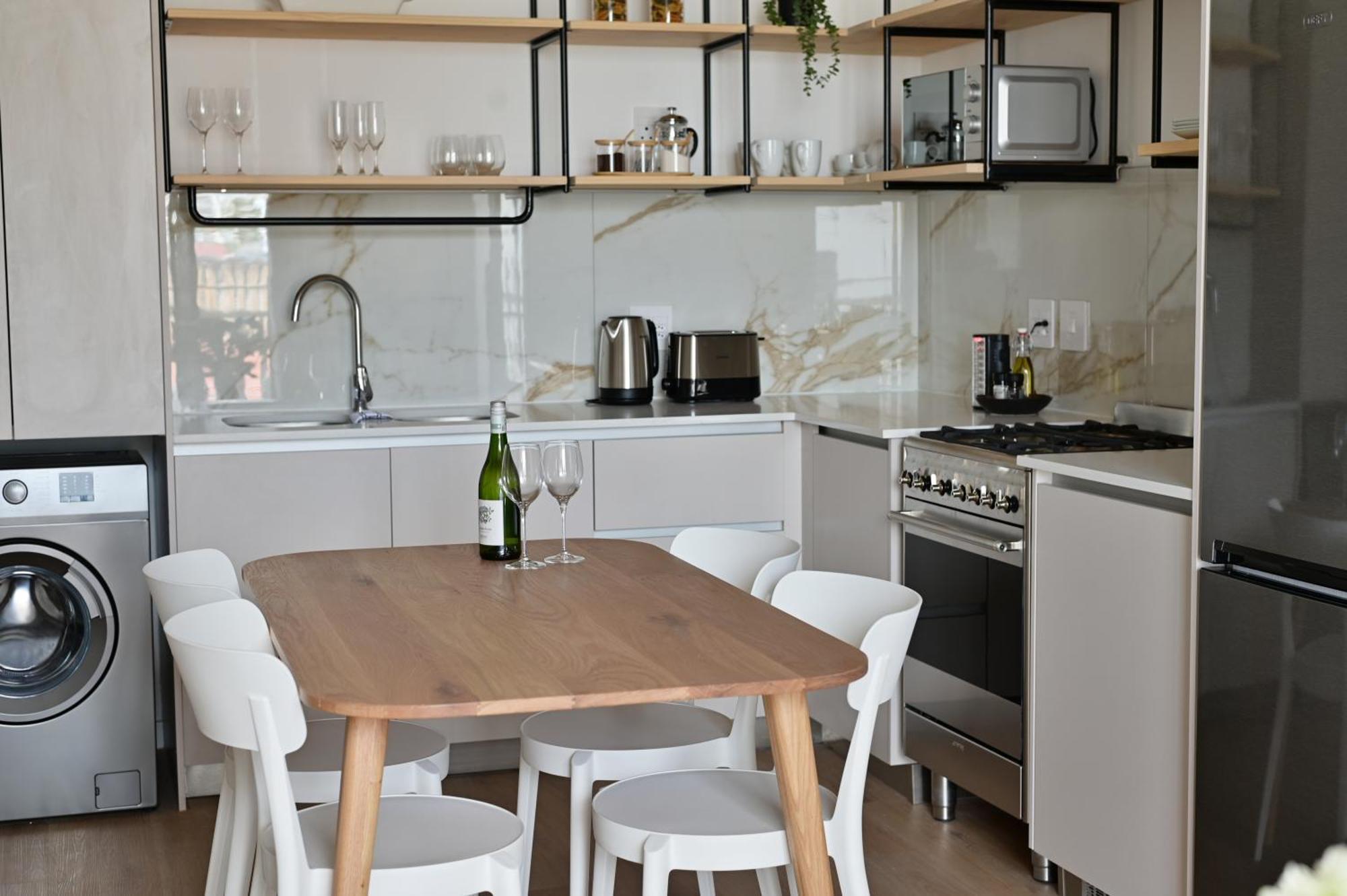 Eighty2 On M - Fluent Luxury Serviced * Cape Town